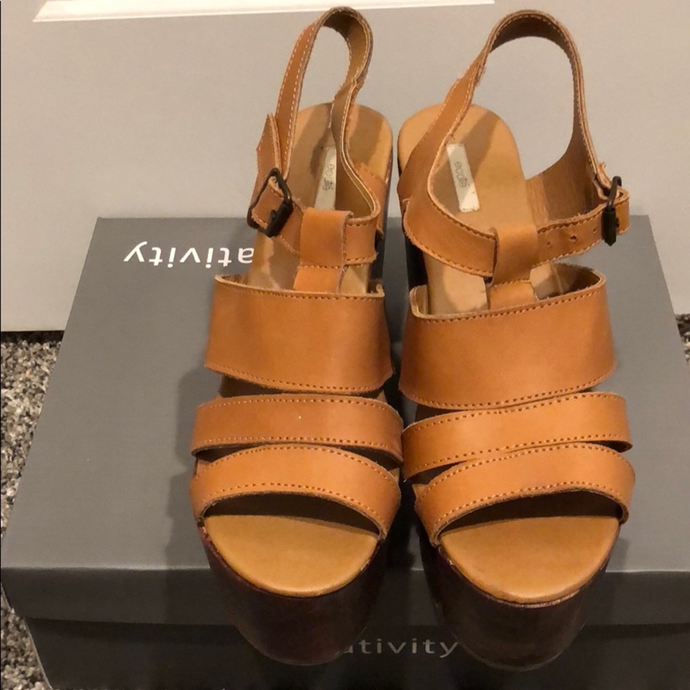 Ecote Tan wedge heels